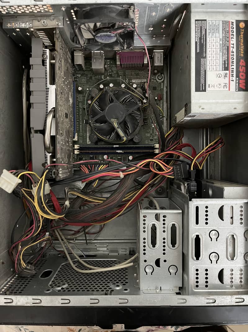 Gaming Pc with everything. 3