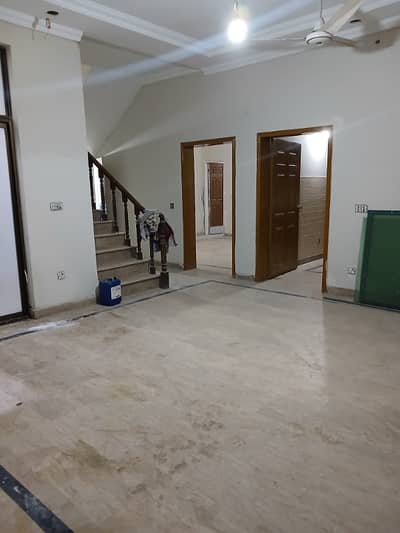 10 Marla House For Rent in Revenue Society A block All facilities available E. T. C NOTE: ONLY FOR SILENT OFFICE.