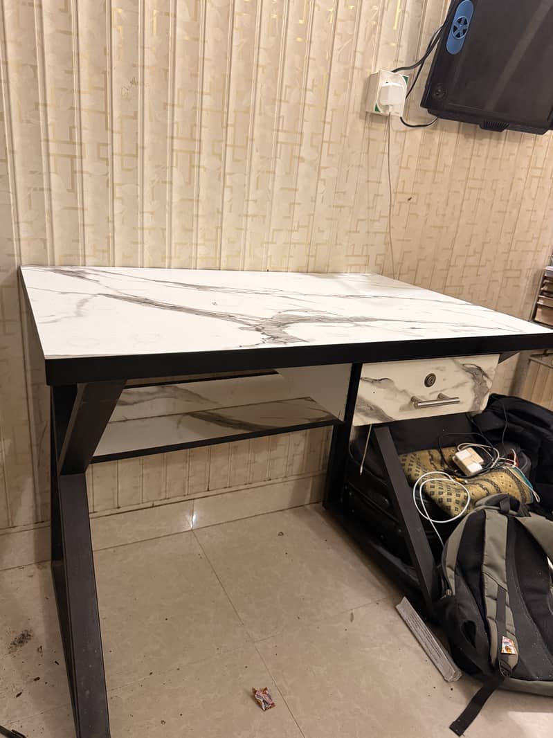 study table and chair 1