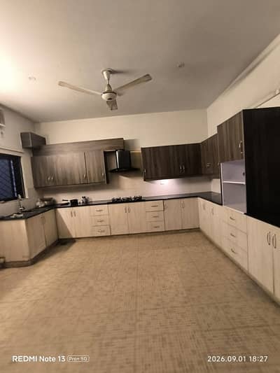 3 bedrooms & 3 bathrooms DD TV lounge kitchen