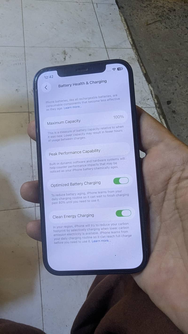 Apple iPhone 12 4