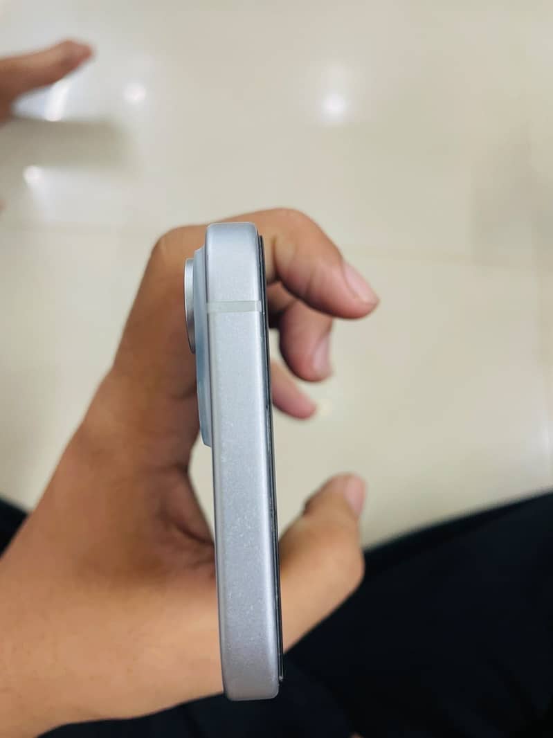 Apple iPhone 15 2