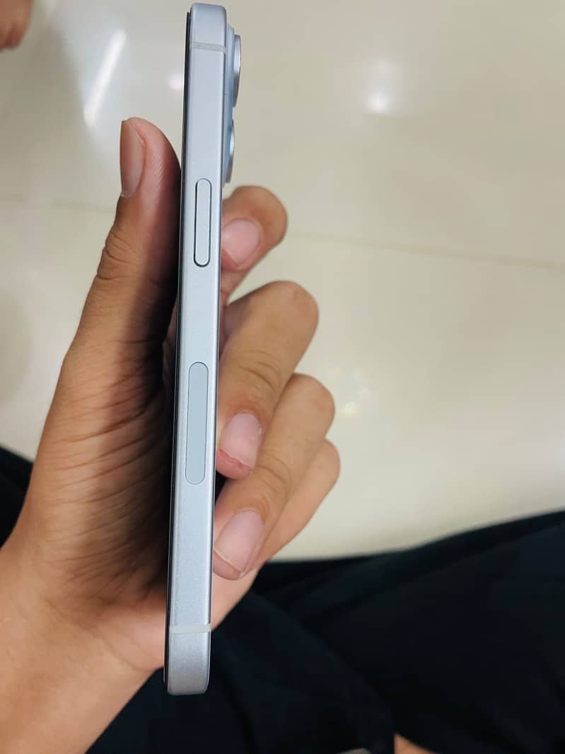 Apple iPhone 15 3