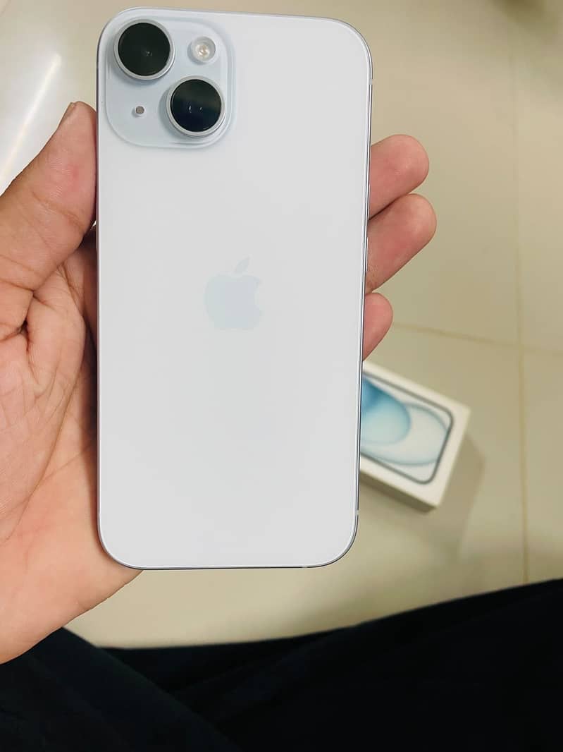 Apple iPhone 15 4