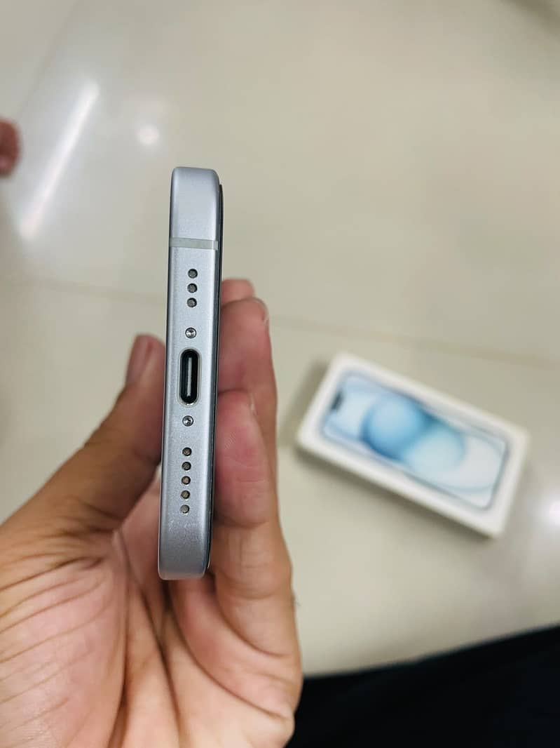 Apple iPhone 15 9
