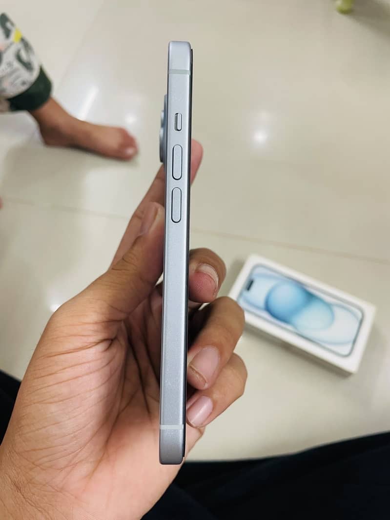 Apple iPhone 15 10
