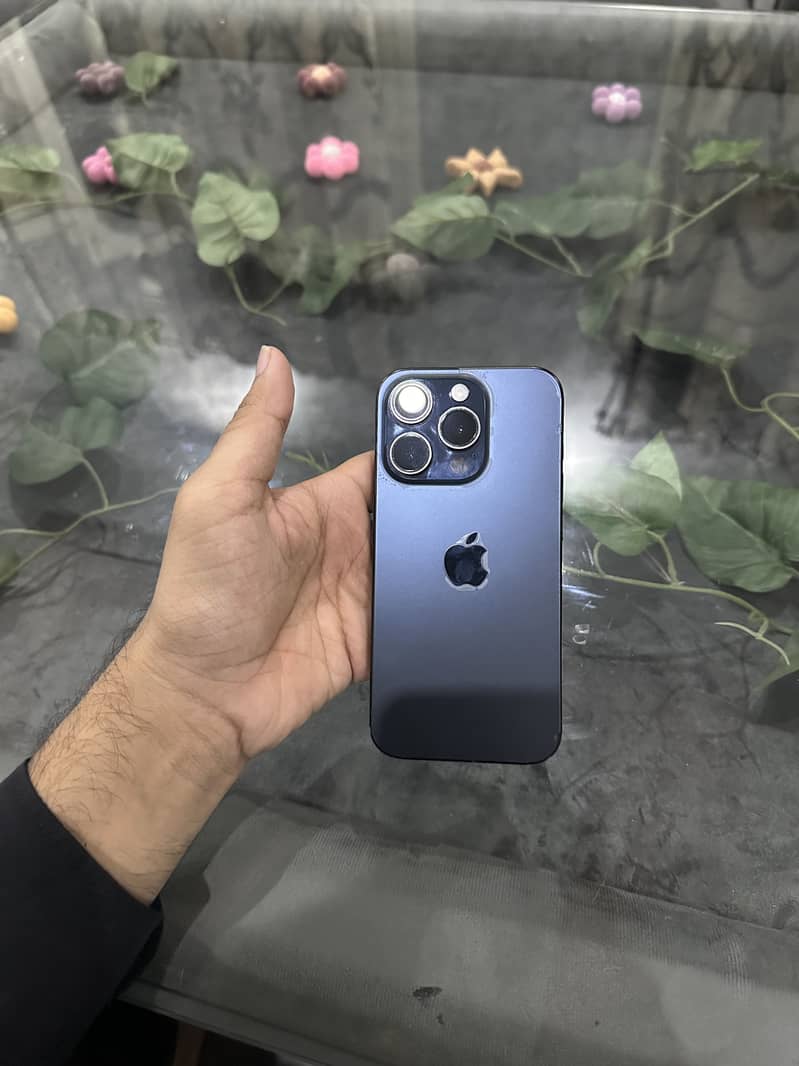 Apple iPhone 15 Pro 1