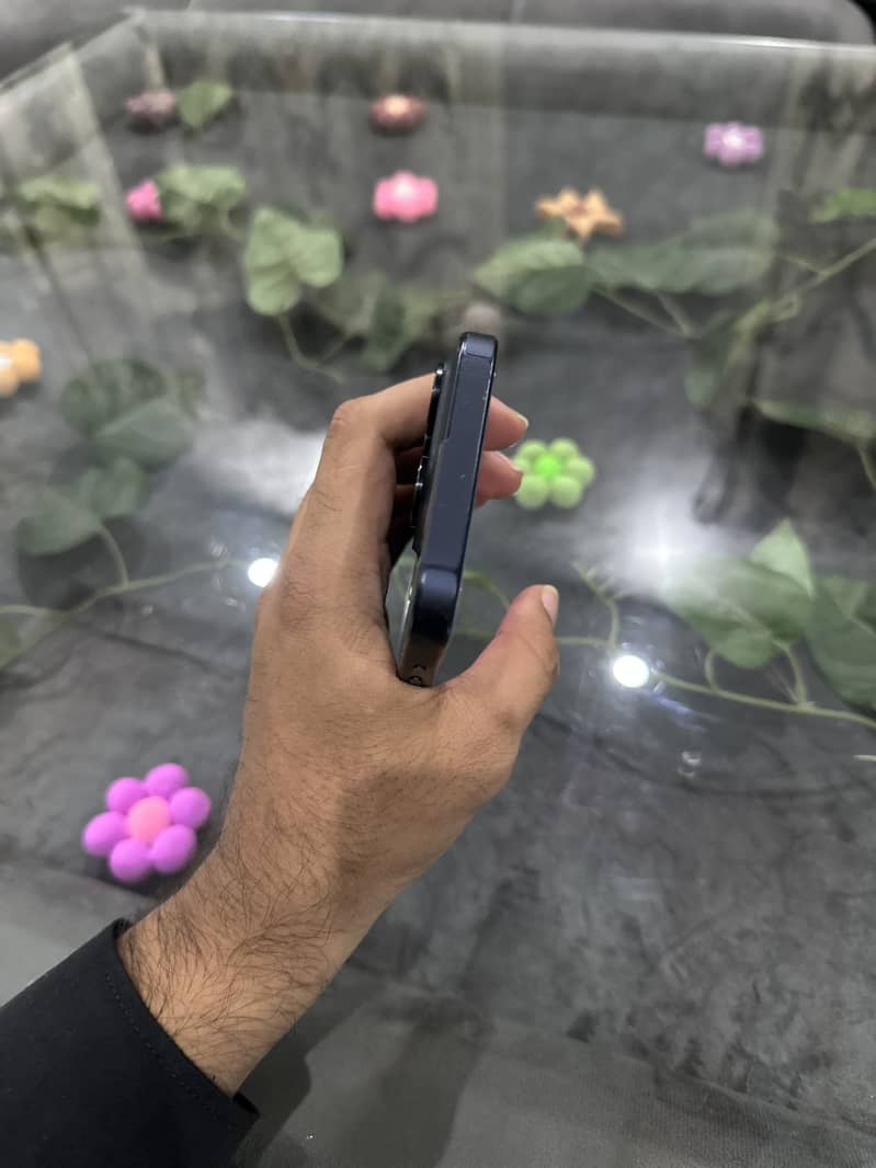 Apple iPhone 15 Pro 5