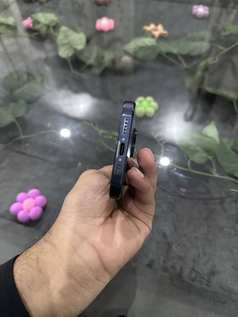 Apple iPhone 15 Pro 8