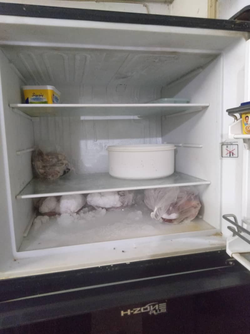 Dawlance Large Fridge 3