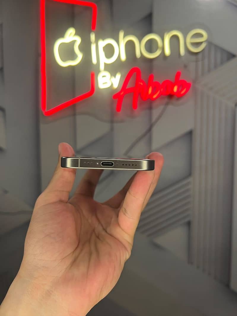Apple iPhone 15 Pro 2