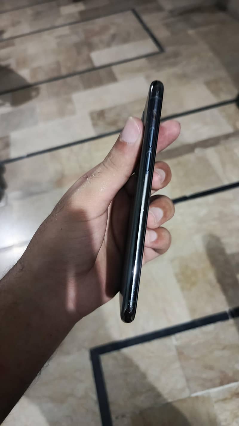Apple iPhone 11 Pro 5