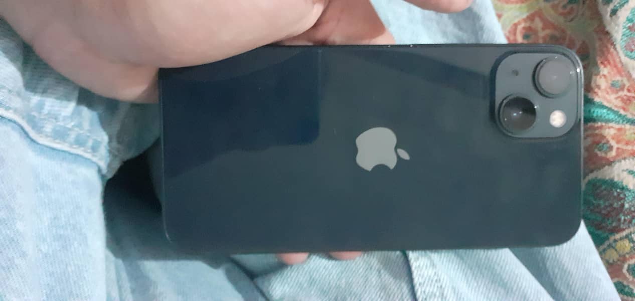 Apple iPhone 13 5