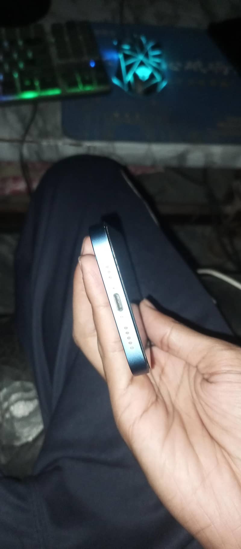 Apple iPhone 13 2