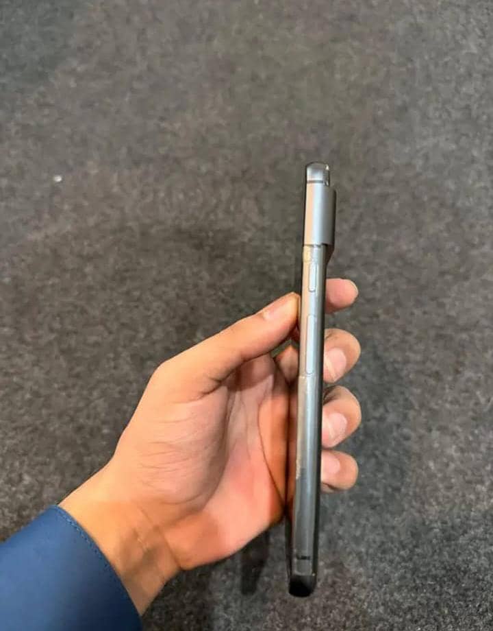 Google Pixel 8 11