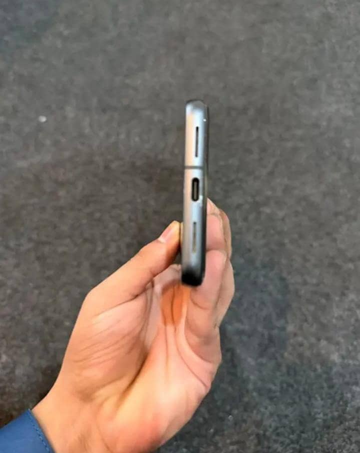 Google Pixel 8 12