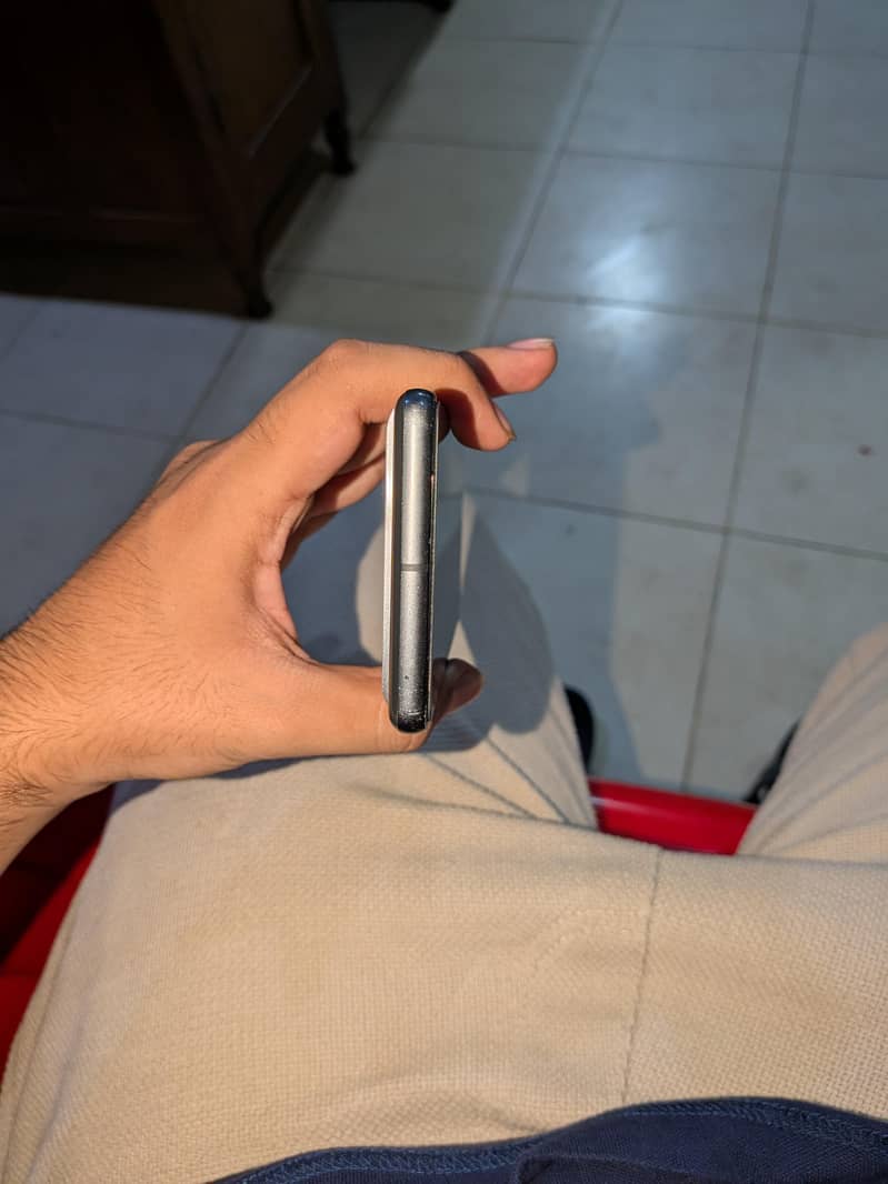 Google Pixel 7 4