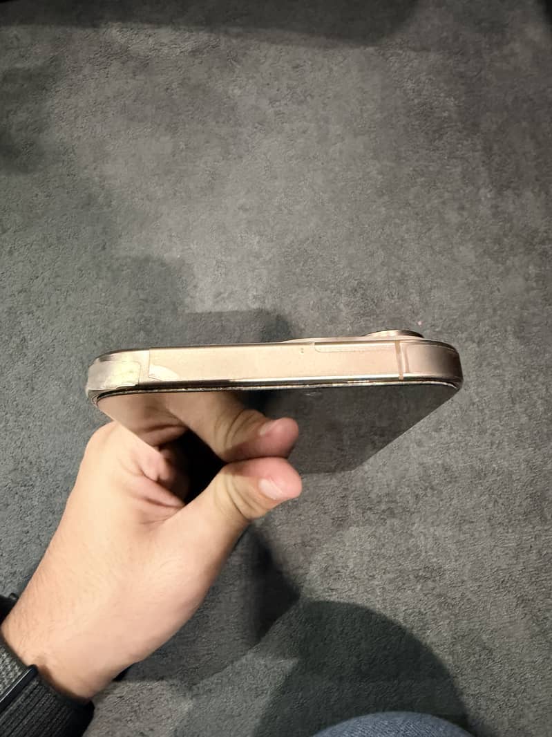 Apple iPhone 16 Pro Max 5