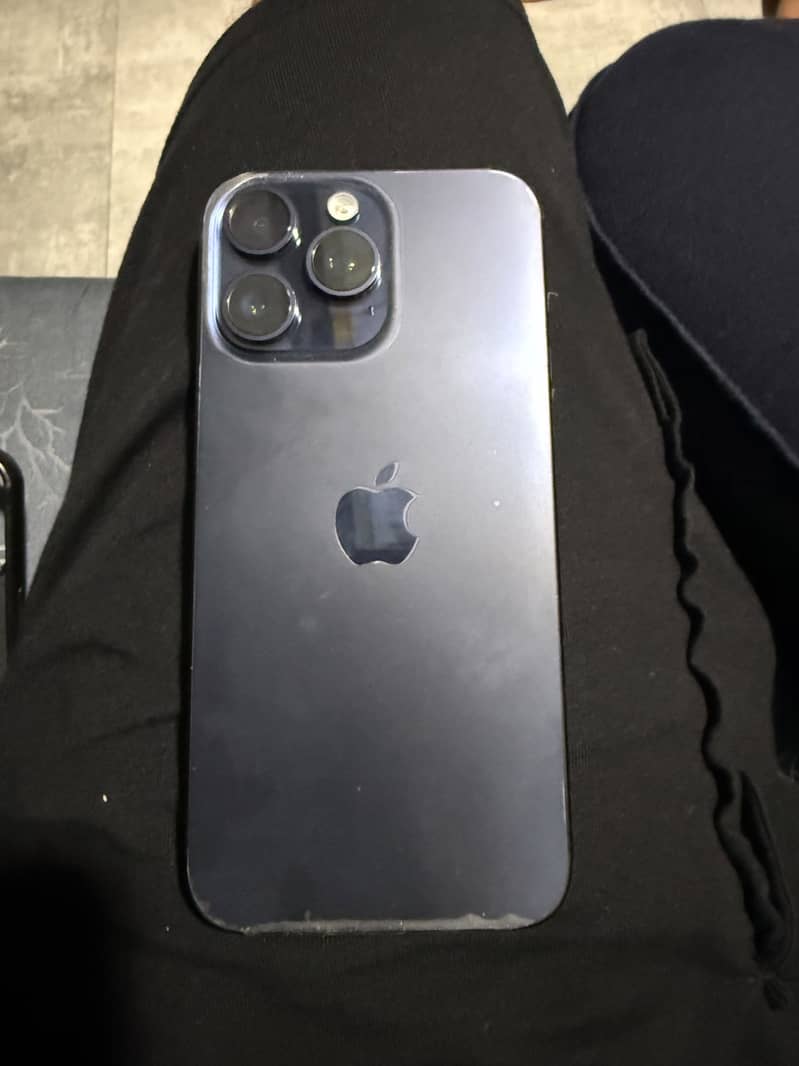 Apple iPhone 15 Pro Max 6