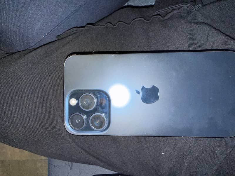 Apple iPhone 15 Pro Max 8