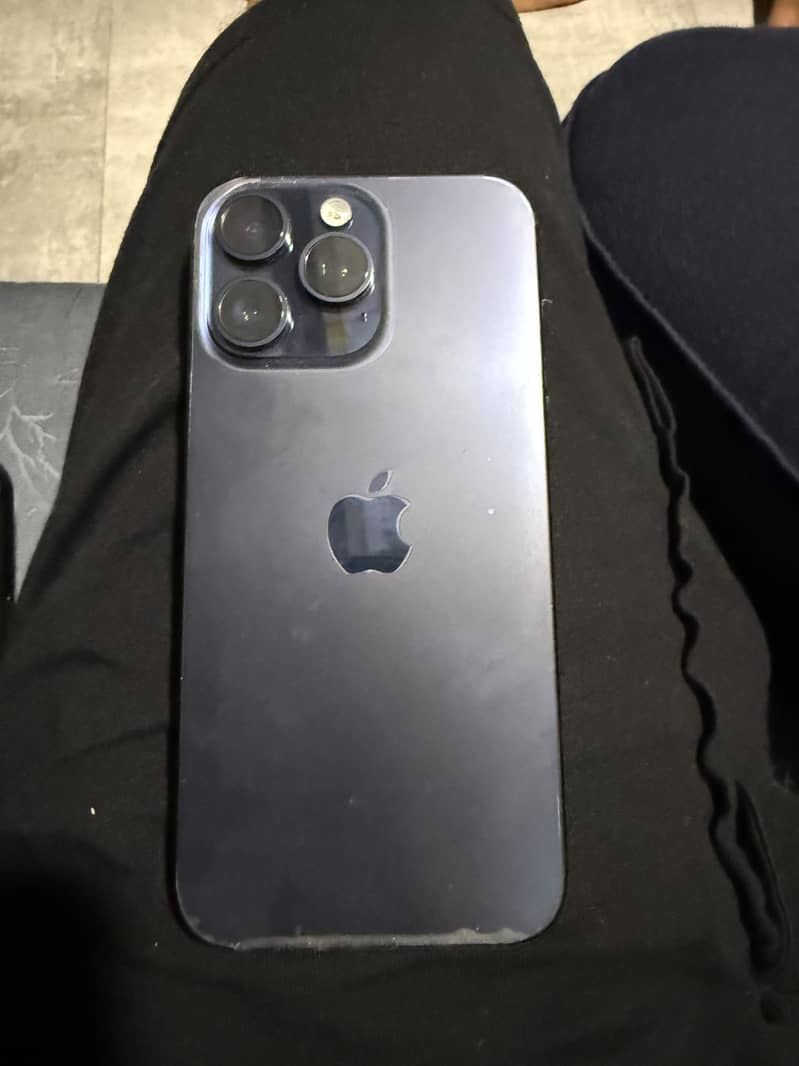 Apple iPhone 15 Pro Max 10