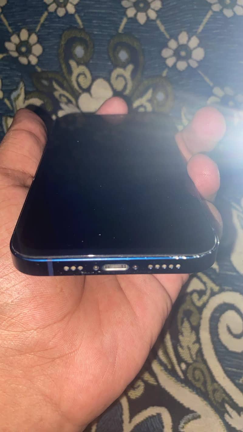 Apple iPhone 12 2