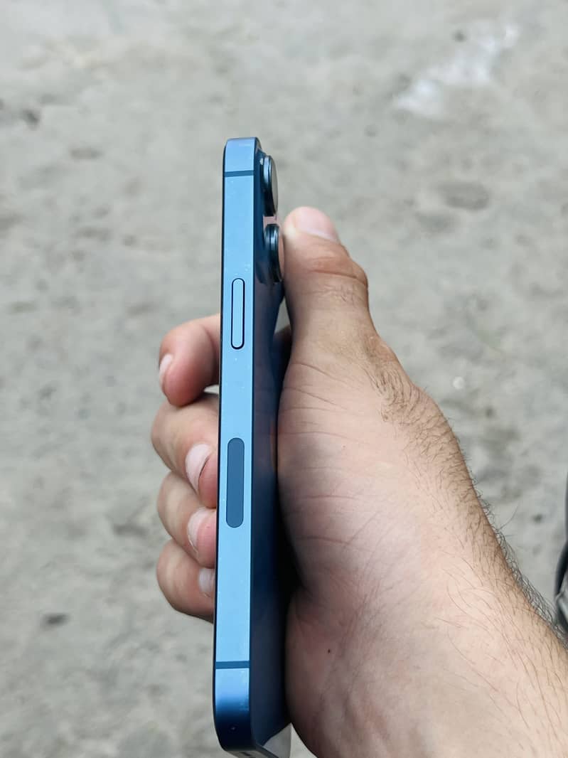 Apple iPhone 13 1