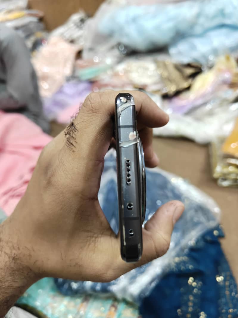 Honor Magic 6 Pro 3