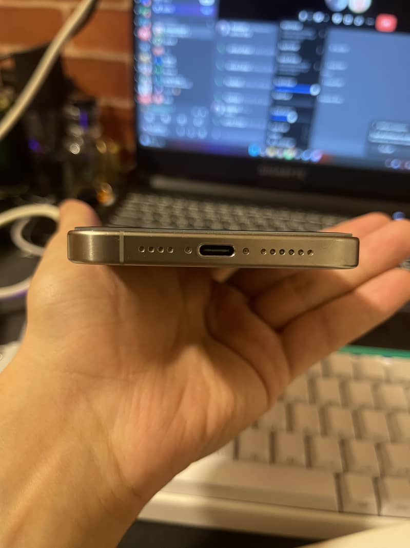 Apple iPhone 15 Pro Max 1