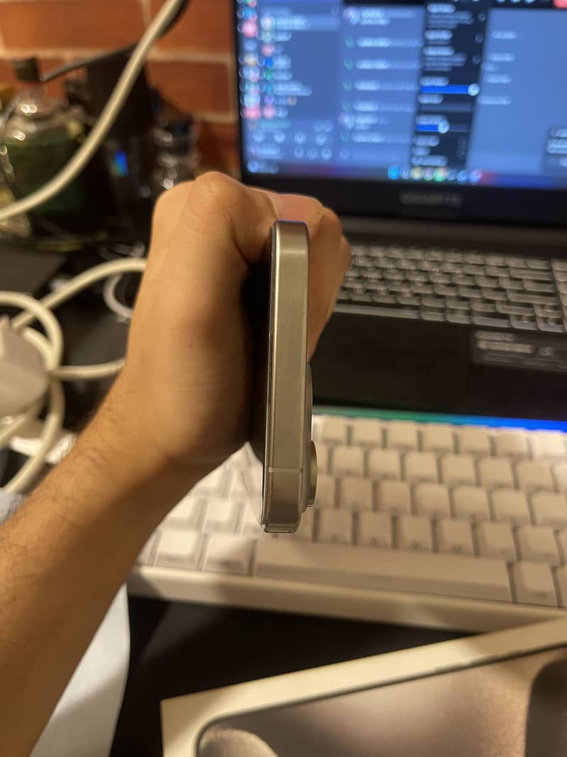Apple iPhone 15 Pro Max 7