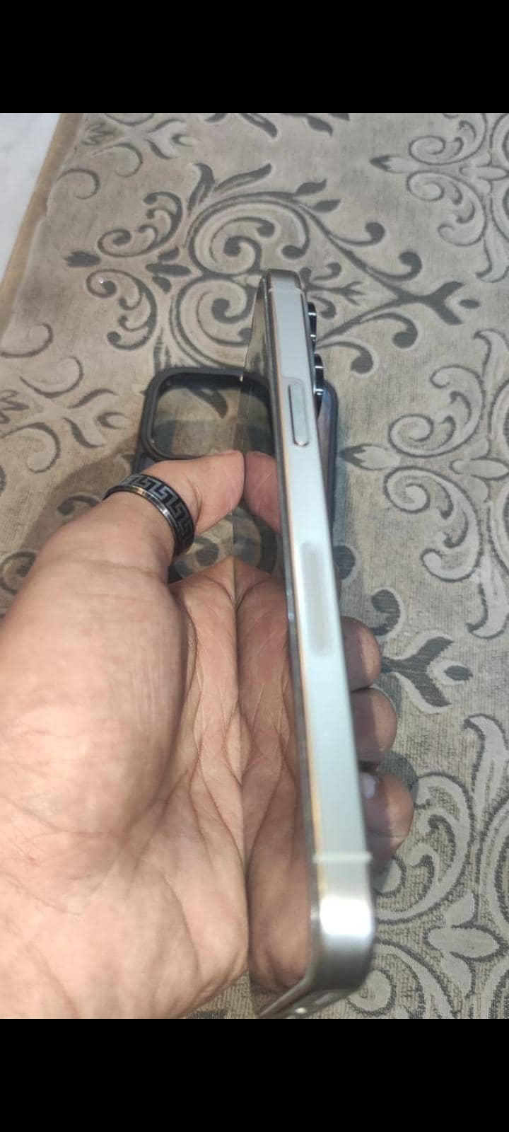 Apple iPhone 15 Pro Max 6