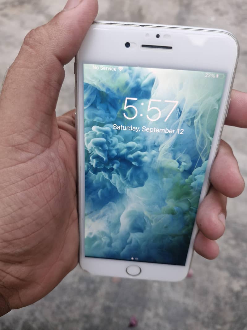 Apple iPhone 7 Plus 1
