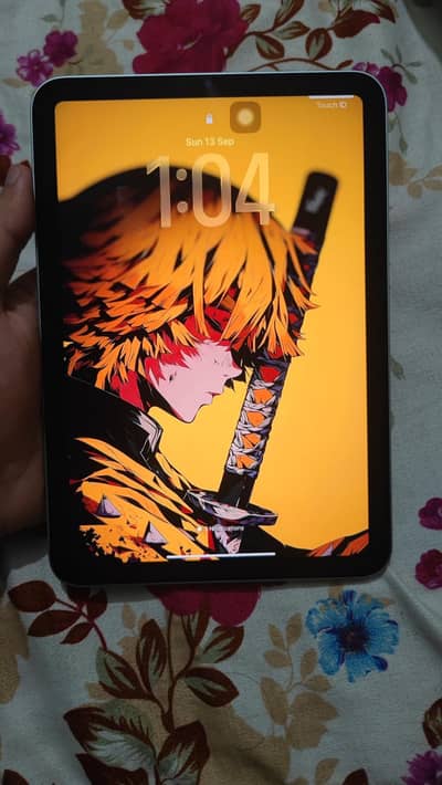 Ipad Mini 7 ( 128GB ) Gaming Beast 10/10 with box And Adapter.
