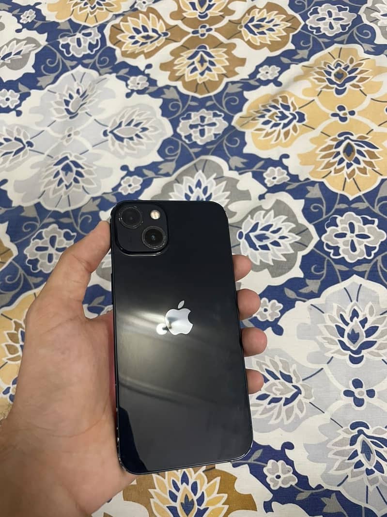 Apple iPhone 13 4