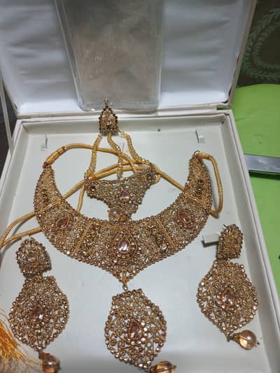 Artificial bridal set