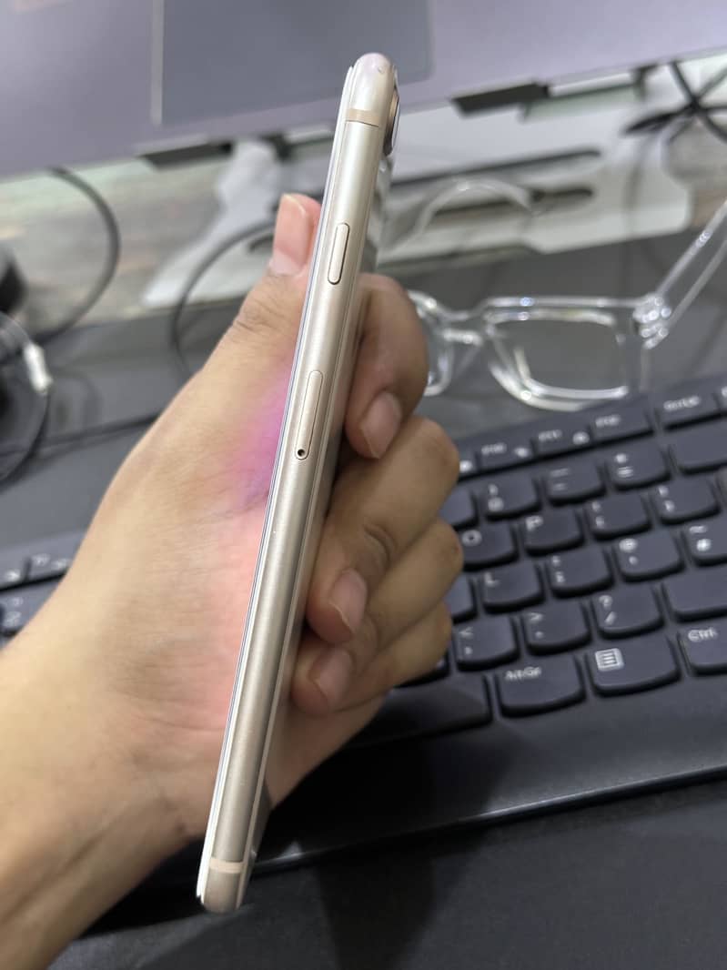 Apple iPhone 8 Plus 1