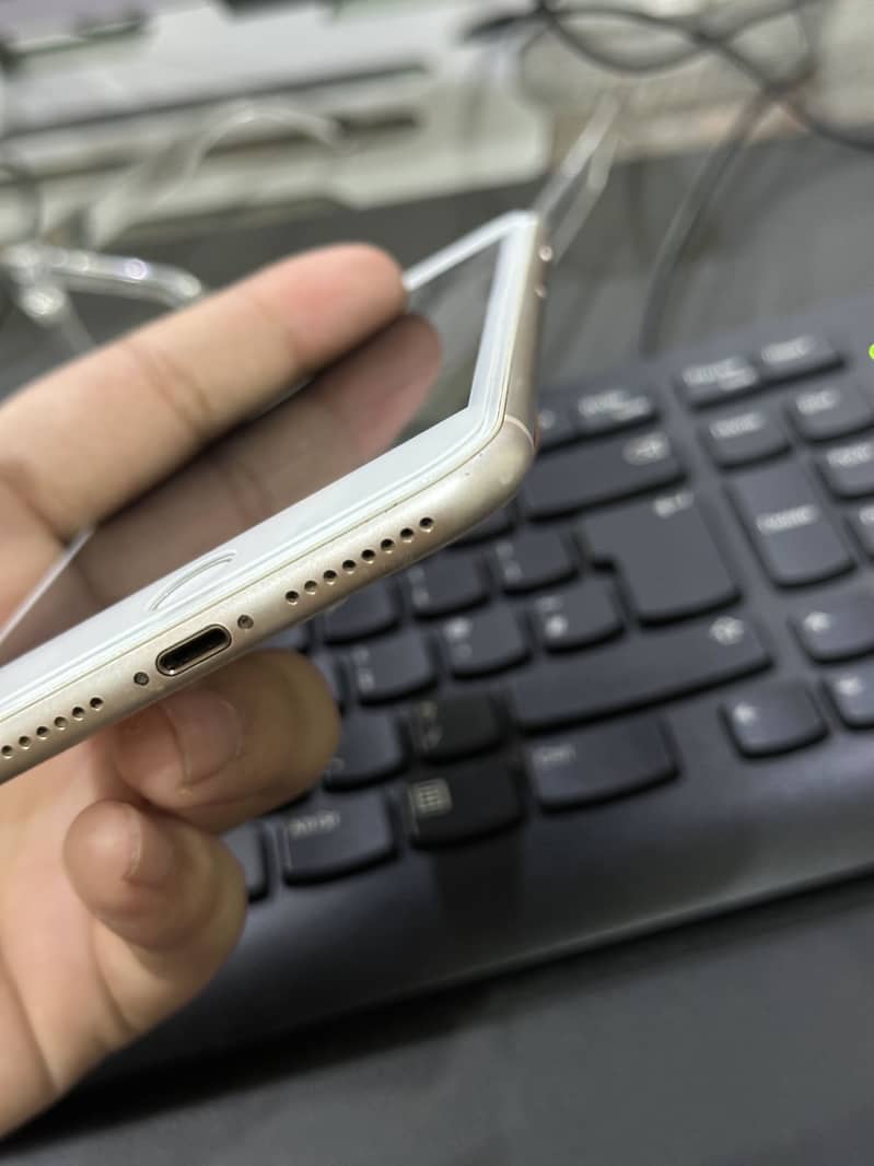Apple iPhone 8 Plus 3
