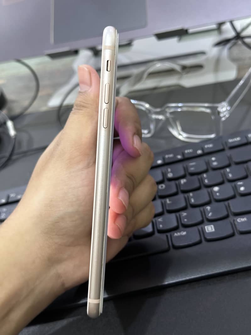 Apple iPhone 8 Plus 6