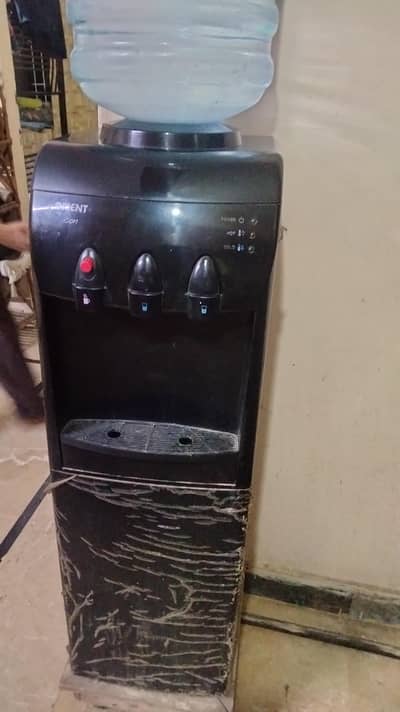 Orient Icon 3-tap Dispenser