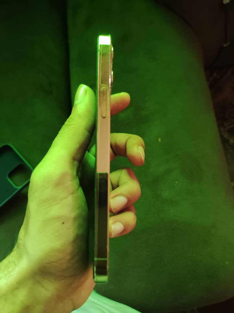 Apple iPhone 12 Pro 2