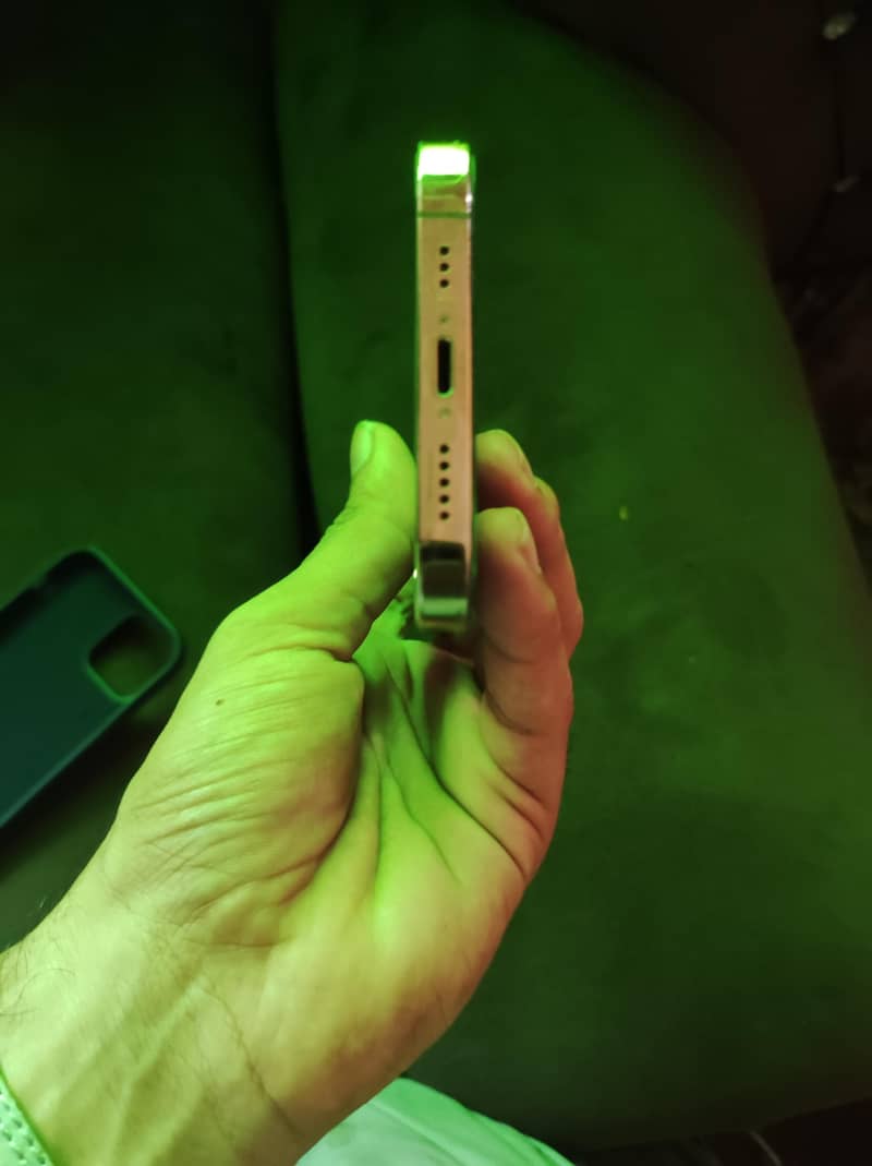 Apple iPhone 12 Pro 3