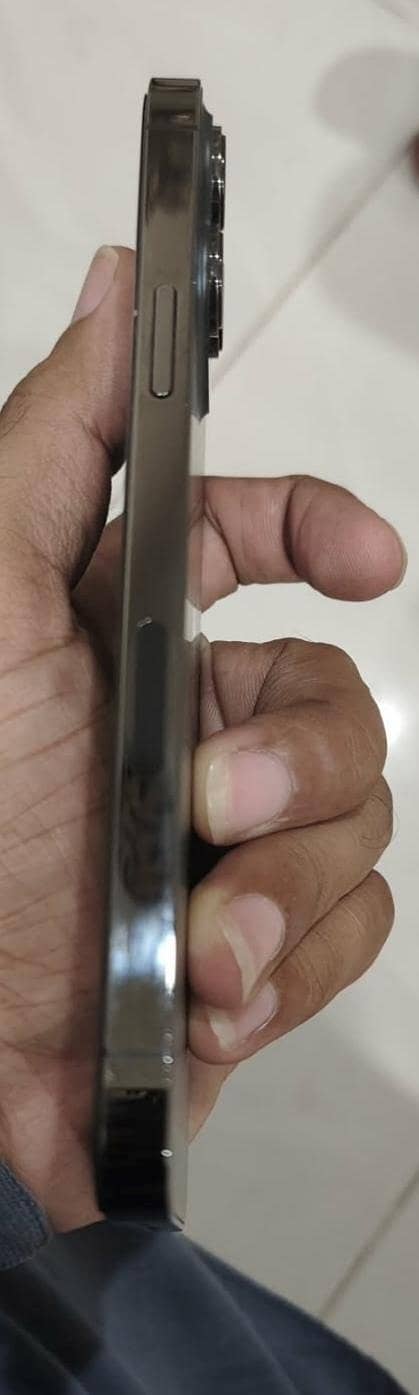 Apple iPhone 13 Pro Max 4