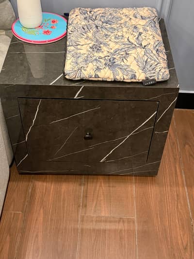 Side tables and dressing