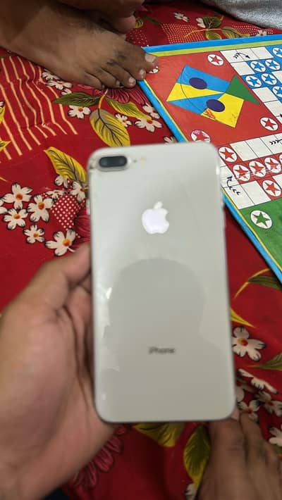 Apple iPhone 8 Plus