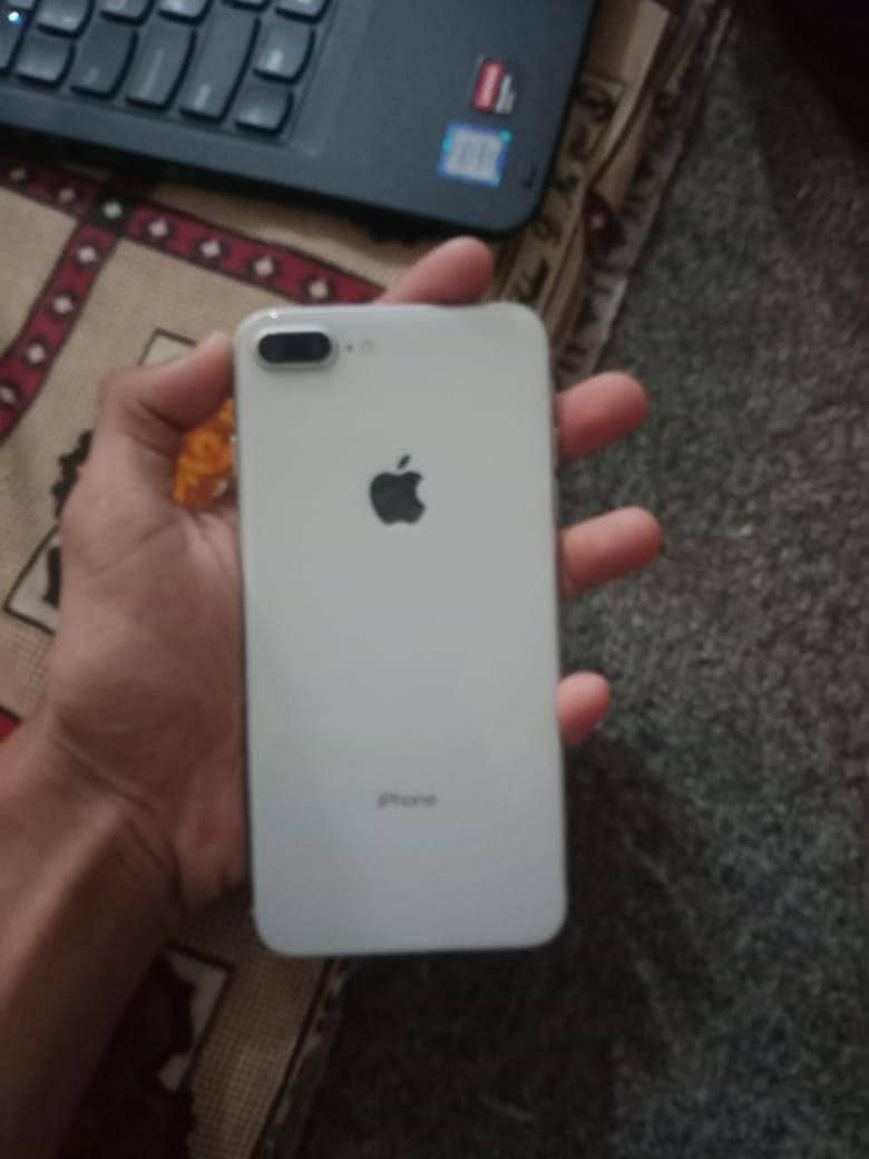 Apple iPhone 8 Plus 2