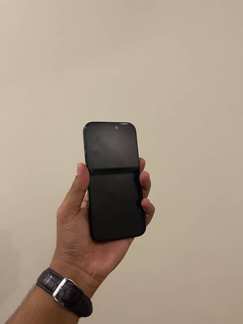 Apple iPhone 15 Pro 4