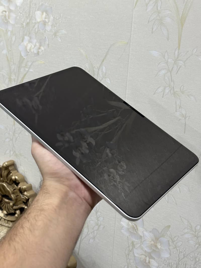 iPad M5 Complete Box 6