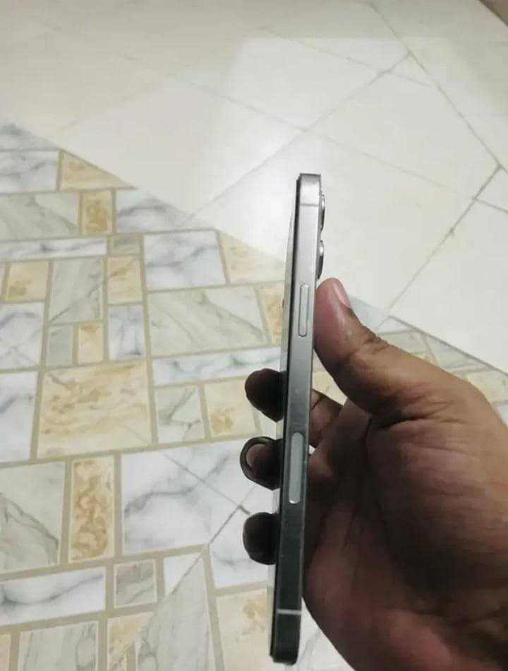 Apple iPhone 12 Pro Max 4