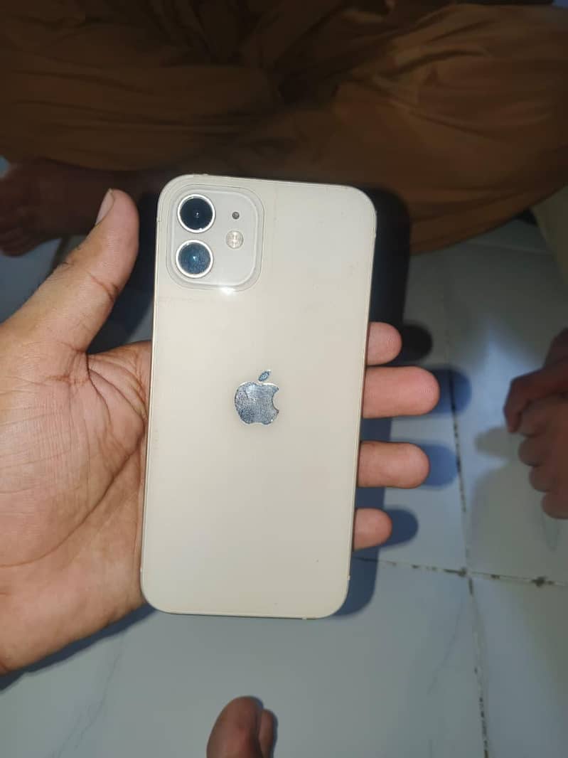 iPhone 12 6