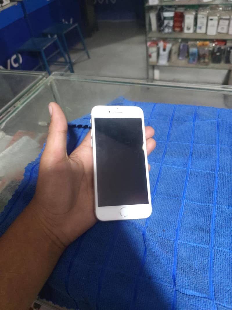 IPHONE 8  USE 2